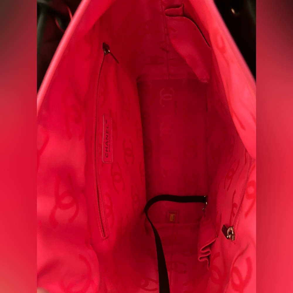 CHANEL Rue Cambon Black White Lambskin CC Tote Bag Pink Lined Vintage Purse EUC - Picture 4 of 15